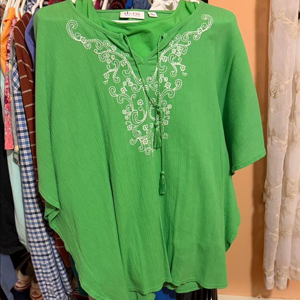 Denim&Co Vibrant Green Tunic with White Embroidery